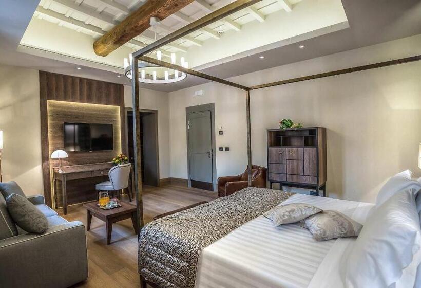 سوییت جونیور, Martis Palace