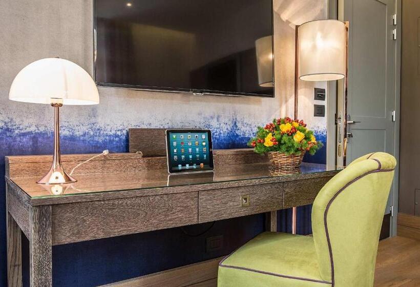 سوییت لوکس, Martis Palace