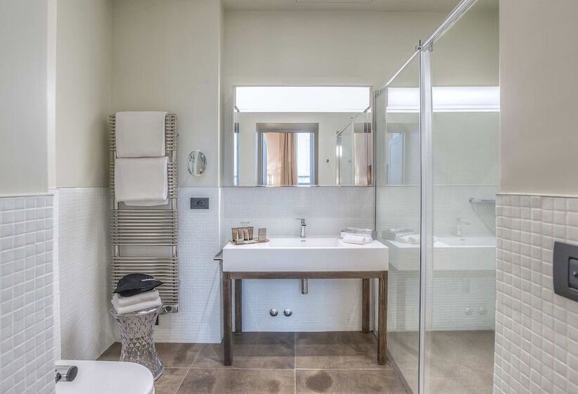 سوییت جونیور, Martis Palace