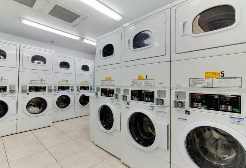 スタンダードスタジオ, Castle Beach: Rumba Suite