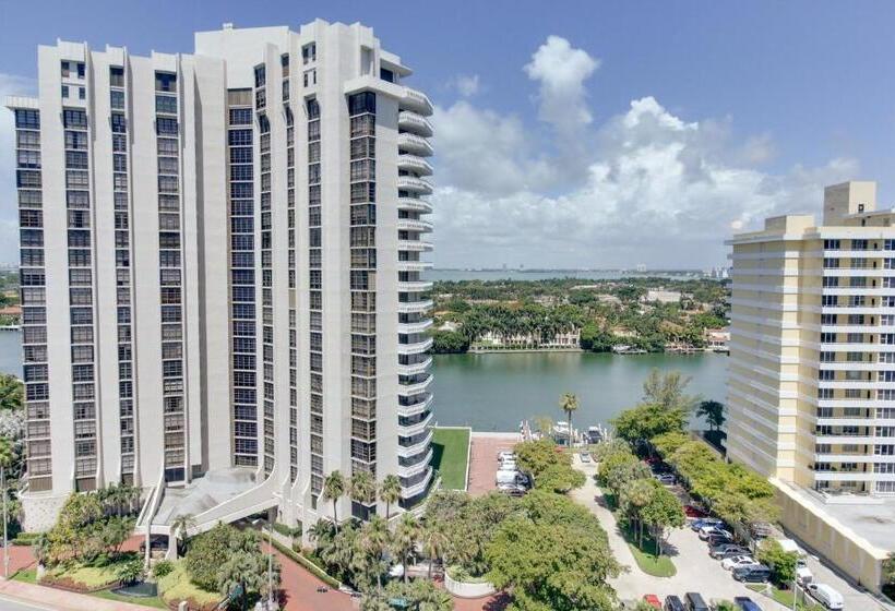 スタンダードスタジオ, Castle Beach: Rumba Suite