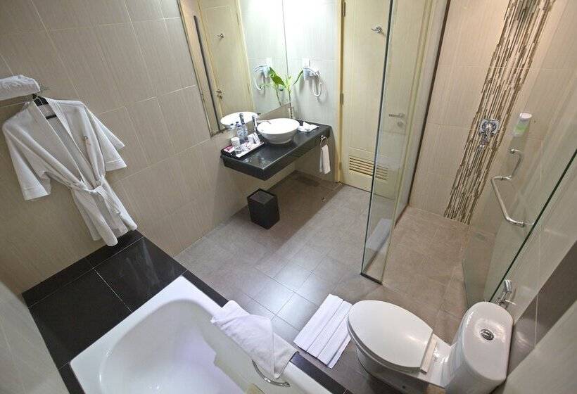 Королевский Люкс, Padjadjaran Suites Resort And Convention