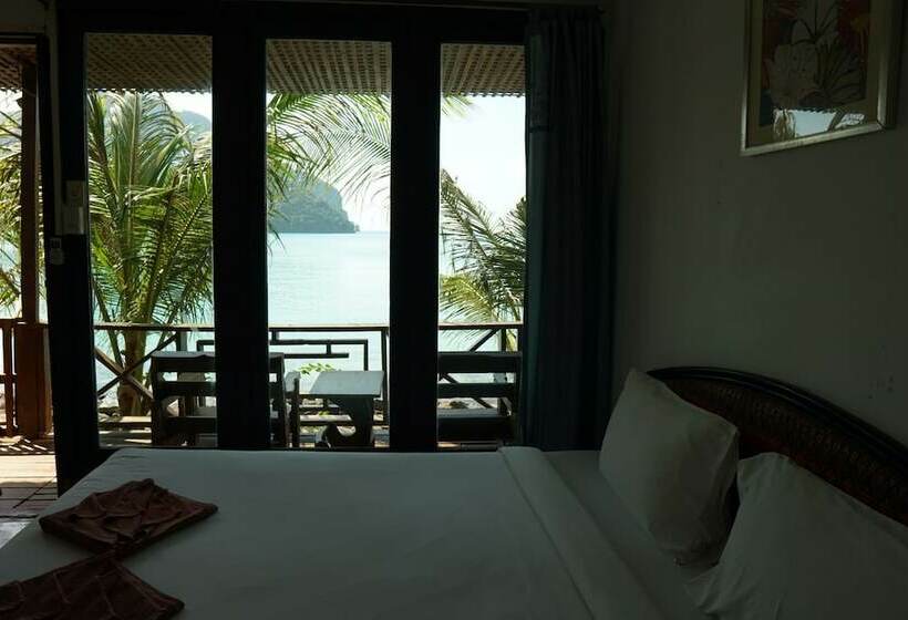 Номер Superior Вид на Море, Phi Phi Cozy Seafront Resort