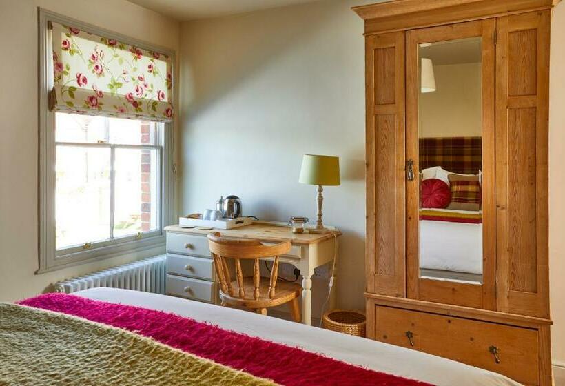 חדר סטנדרט, The Greyhound Inn