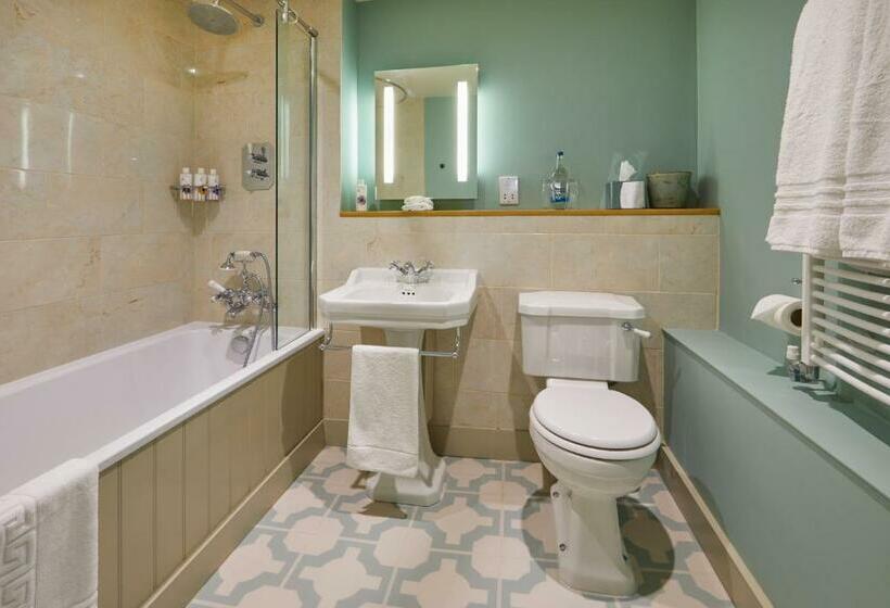 חדר סופריור, The Greyhound Inn