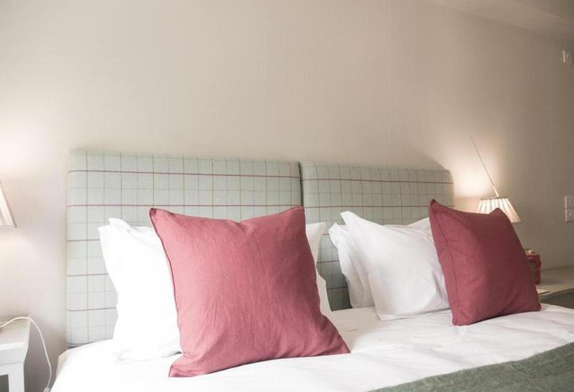 חדר סופריור, The Greyhound Inn