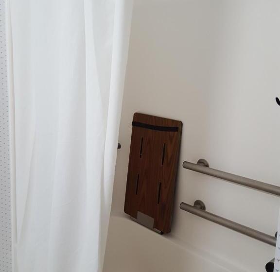 身障者適用スタンダードルーム, Rodeway Inn Urbana Champaign University Area