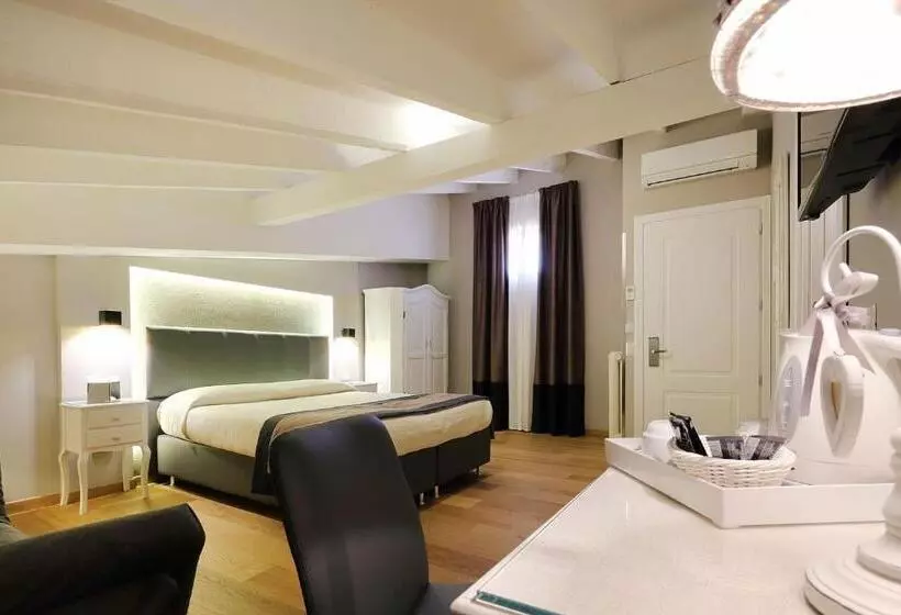 اتاق پنت هاوس, Antico Centro Suite