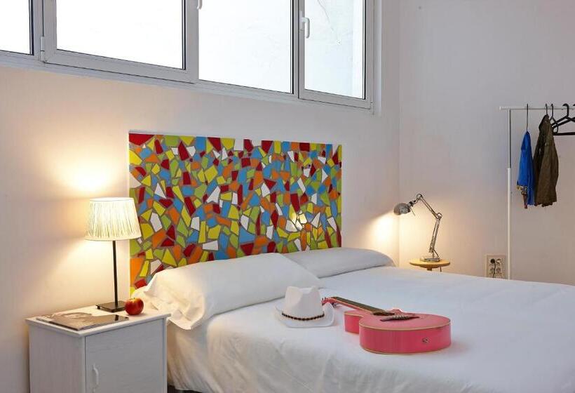 اتاق استاندارد سه تخته با سرویس بهداشتی مشترک, Pil Pil Hostel Bilbao