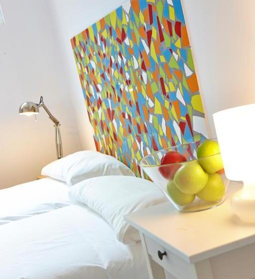 اتاق استاندارد سه تخته با سرویس بهداشتی مشترک, Pil Pil Hostel Bilbao