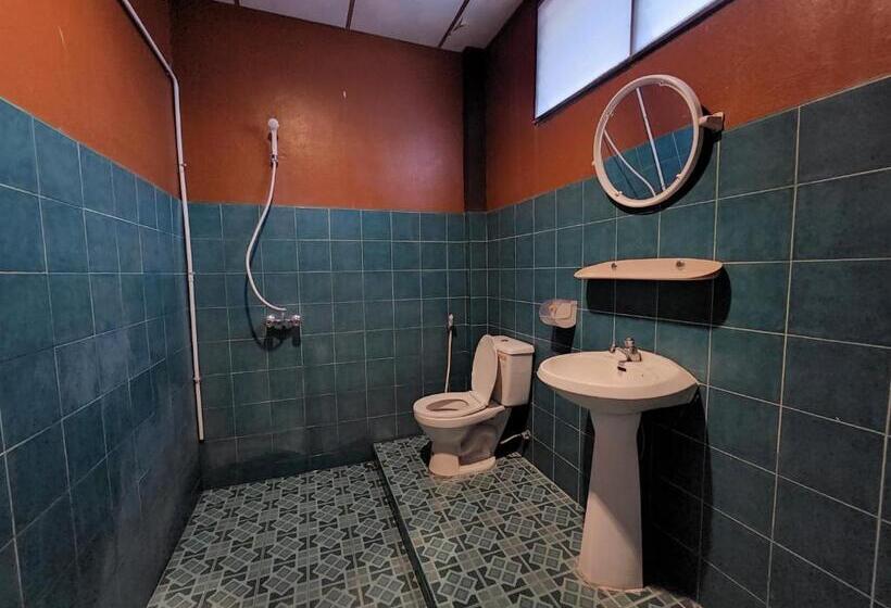 豪华海景房带阳台, Coral Bungalows