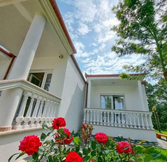 آپارتمان 2 خوابه, Frenki S Residence