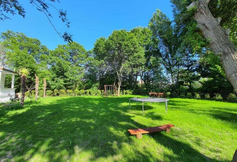 آپارتمان 2 خوابه, Frenki S Residence