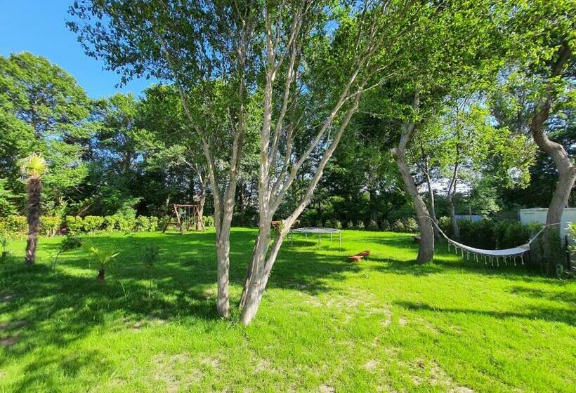 آپارتمان 2 خوابه, Frenki S Residence