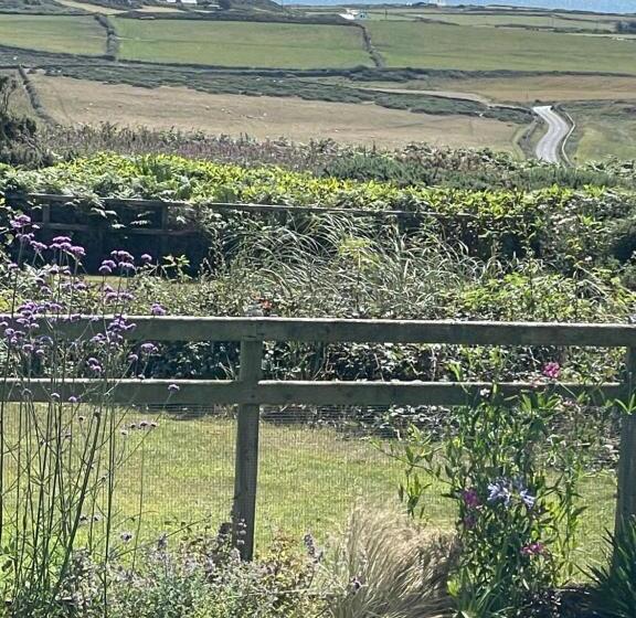 חדר דלוקס נוף לים, Sea And Mountain View Luxury Glamping Pods Heated