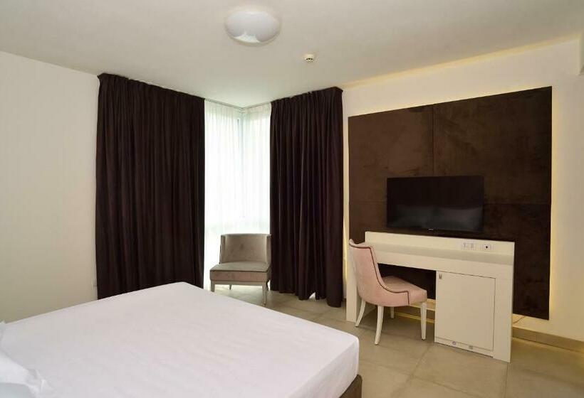 חדר קומפורט, M2