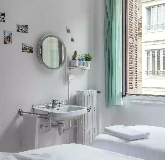 Standard-huone Jaettu Kylpyhuone, A Room In The City Hostel