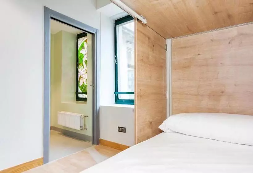 Standard Quadruple Room with Bunk Beds, A Room In The City Hostel