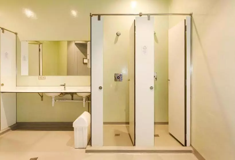 Bed in Shared Room with Shared Bathroom, A Room In The City Hostel