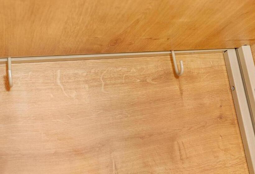浴室共有スタンダード４人用ルーム, A Room In The City Hostel