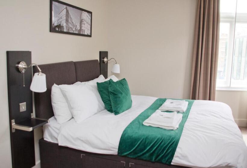 غرفة ديلوكس, Keystone House