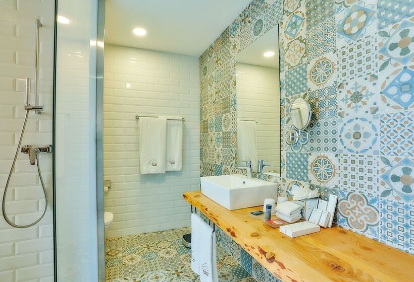 Номер Superior, Arrey Alella