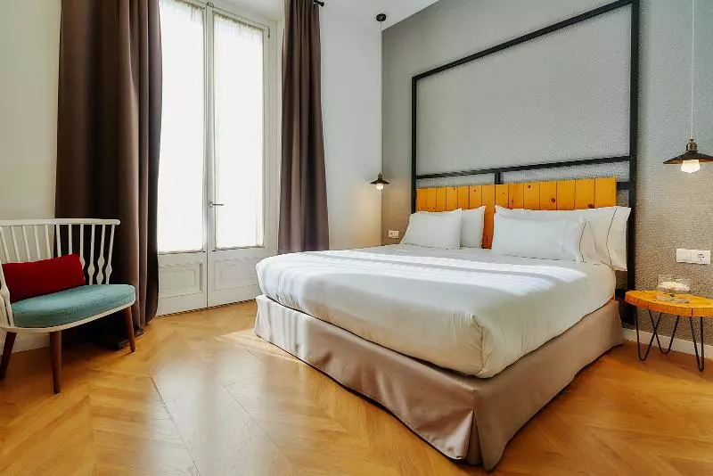 Superior Kamer, Arrey Alella