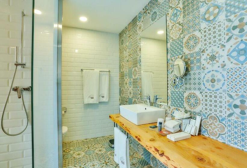 Номер Superior, Arrey Alella