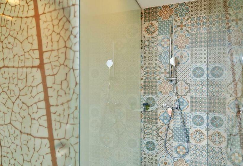 Номер Superior, Arrey Alella