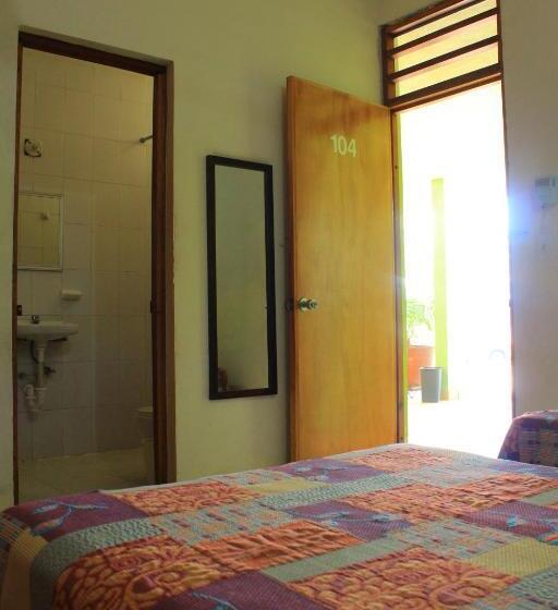 חדר סטנדרט לארבעה, Avenida