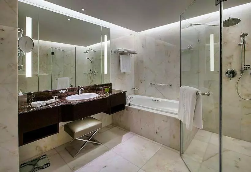 オーシャンビュージュニアスイート, Bab Al Qasr