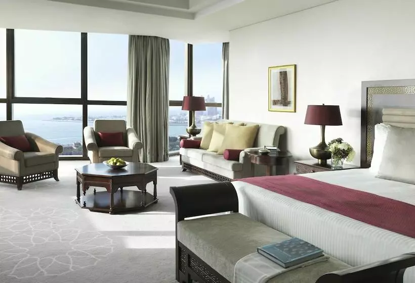 オーシャンビュージュニアスイート, Bab Al Qasr