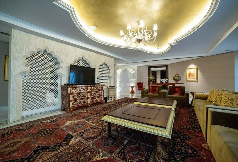 Президентский Люкс, Bab Al Qasr