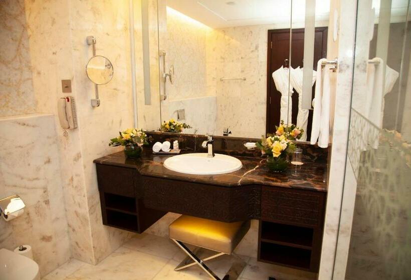 ファミリールーム, Bab Al Qasr