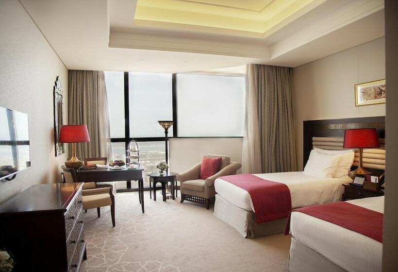 ファミリールーム, Bab Al Qasr