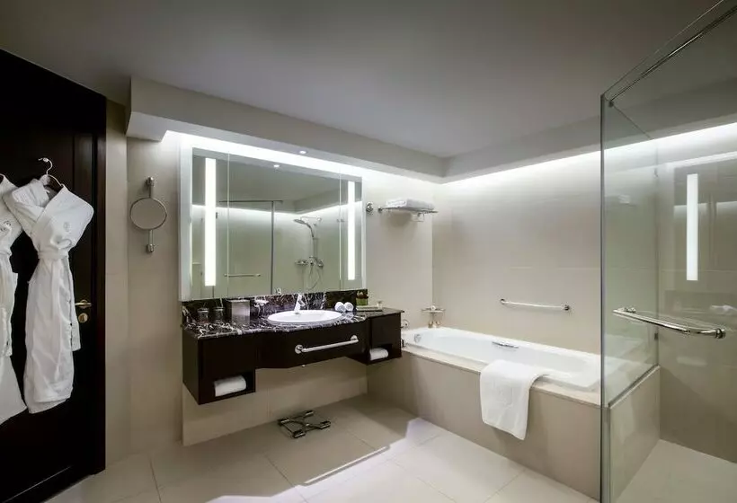 ファミリールーム, Bab Al Qasr
