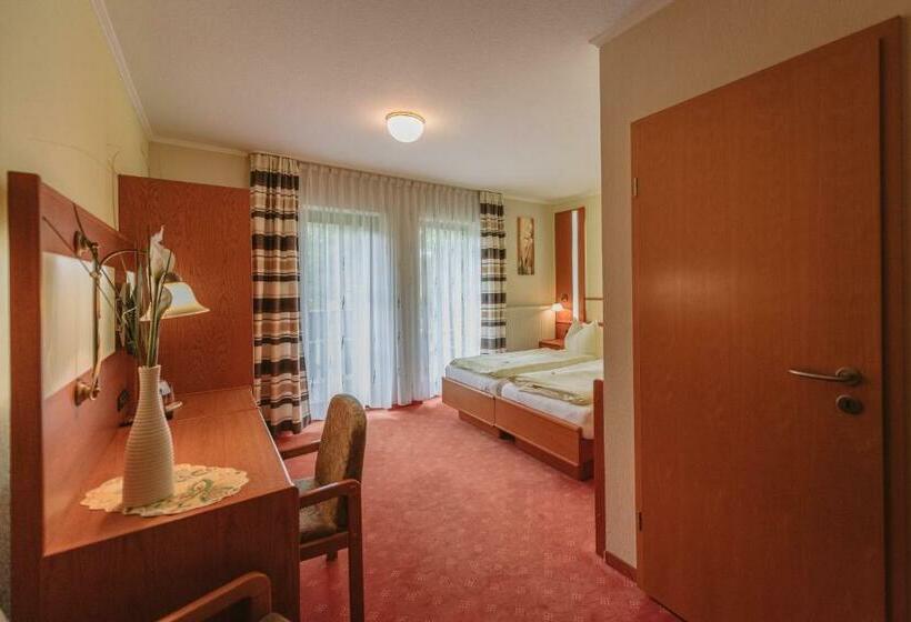 标准间, Berglandstübel