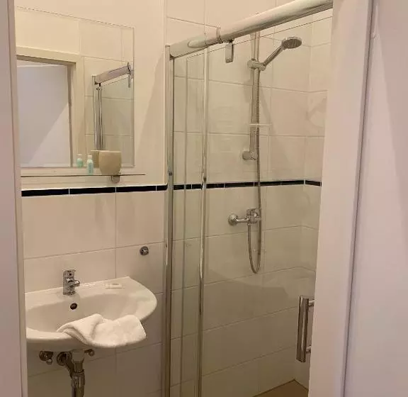 Standard Single Room, Gut Basthorst