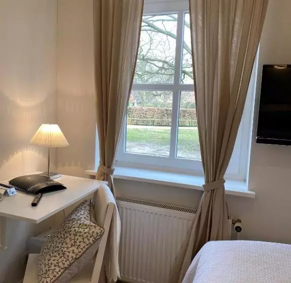 Standard Single Room, Gut Basthorst
