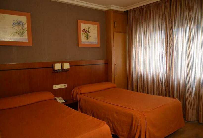اتاق استاندارد سه نفره, Hhb Pontevedra Confort