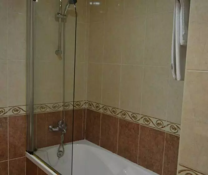 اتاق استاندارد سه نفره, Hhb Pontevedra Confort