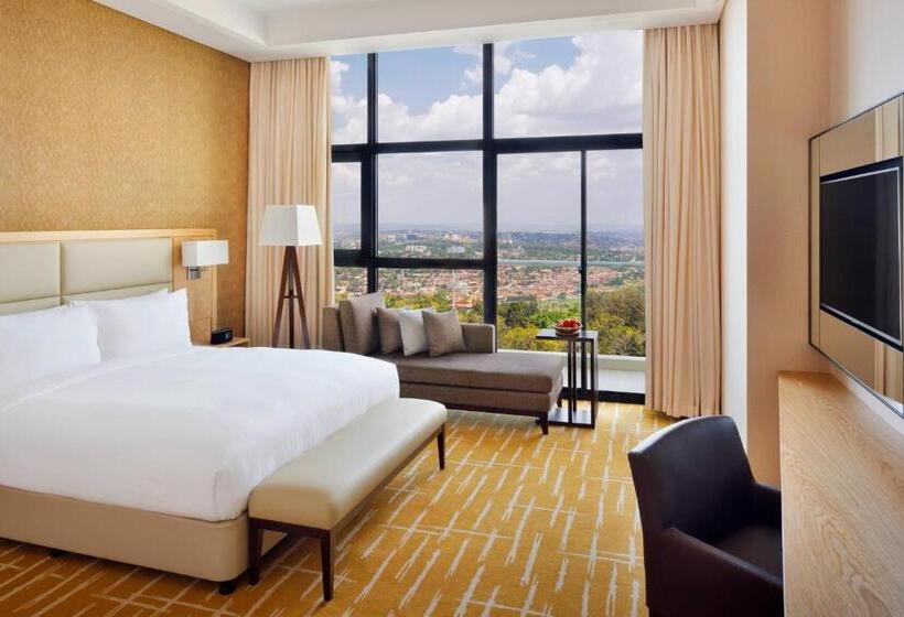 اتاق استاندارد با تخت بزرگ, Kigali Marriott