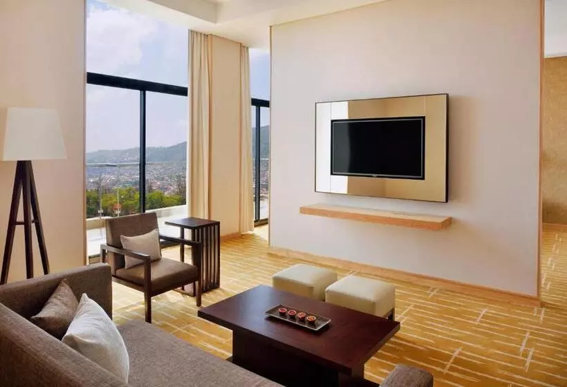 سوییت جونیور اجرایی, Kigali Marriott