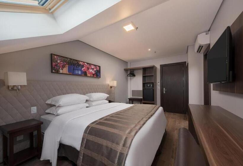 جناح جونيور, Prodigy Gramado