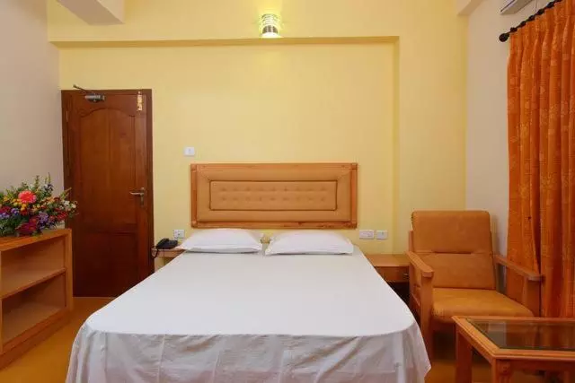デラックスルーム, Rajavalsam Guruvayur
