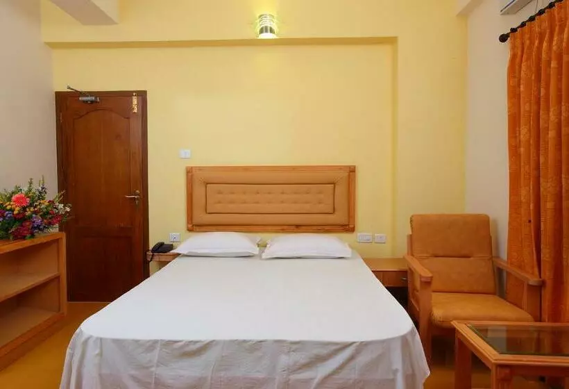 デラックスルーム, Rajavalsam Guruvayur