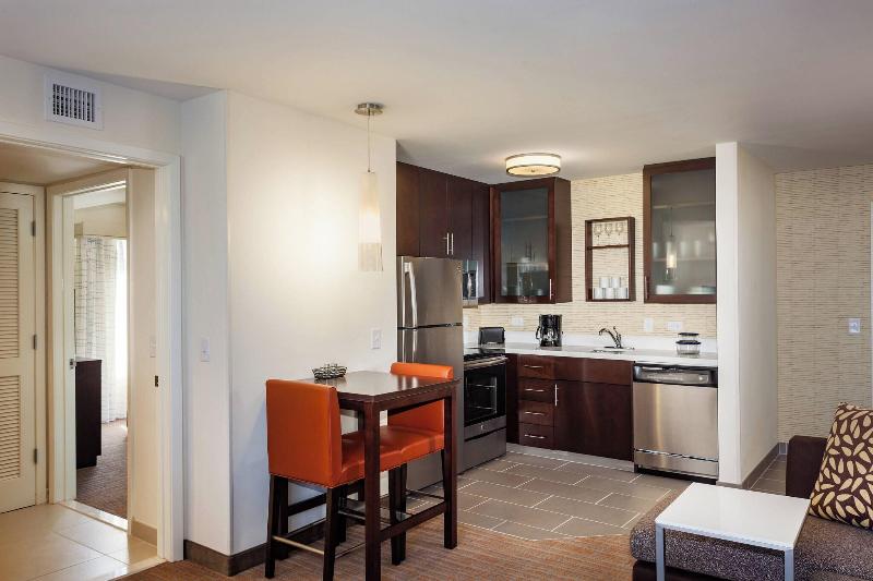 מיטת קינג בסוויטה, Residence Inn By Marriott Austin Lake Austin/river Place