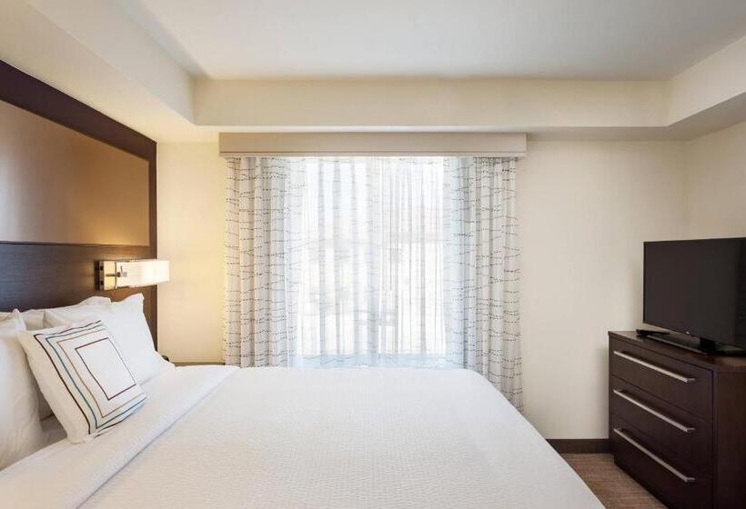מיטת קינג בסוויטה, Residence Inn By Marriott Austin Lake Austin/river Place