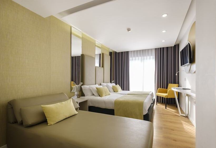 غرفة قياسية ثلاثية, Rosa Mistica By Umbral