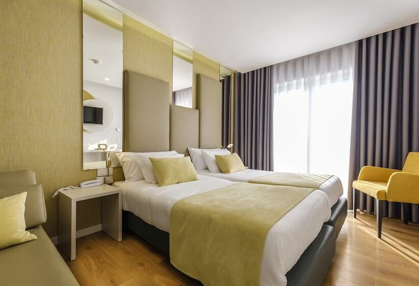 غرفة قياسية ثلاثية, Rosa Mistica By Umbral